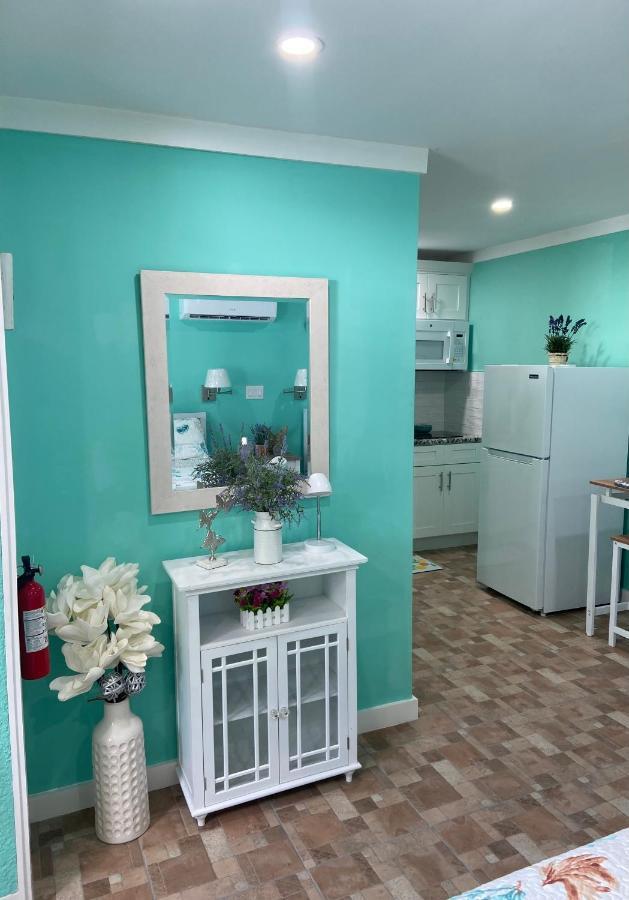 Beautiful And Comfortable Rom Apt # 2 แทมปา ภายนอก รูปภาพ